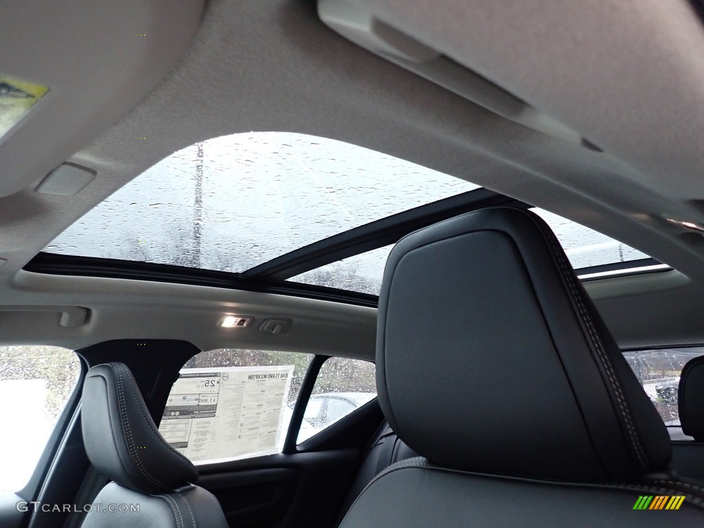 2021 Volvo XC40 T5 Inscription AWD Sunroof Photos