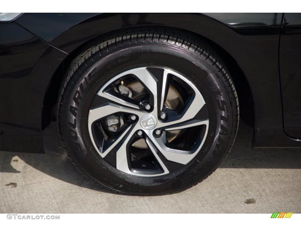 2017 Honda Accord LX Sedan Wheel Photos