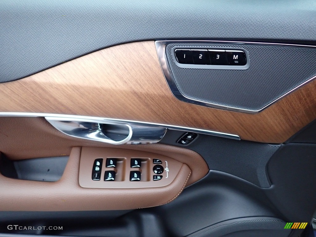 2021 Volvo XC90 T6 AWD Momentum Maroon Brown/Charcoal Door Panel Photo #140179067