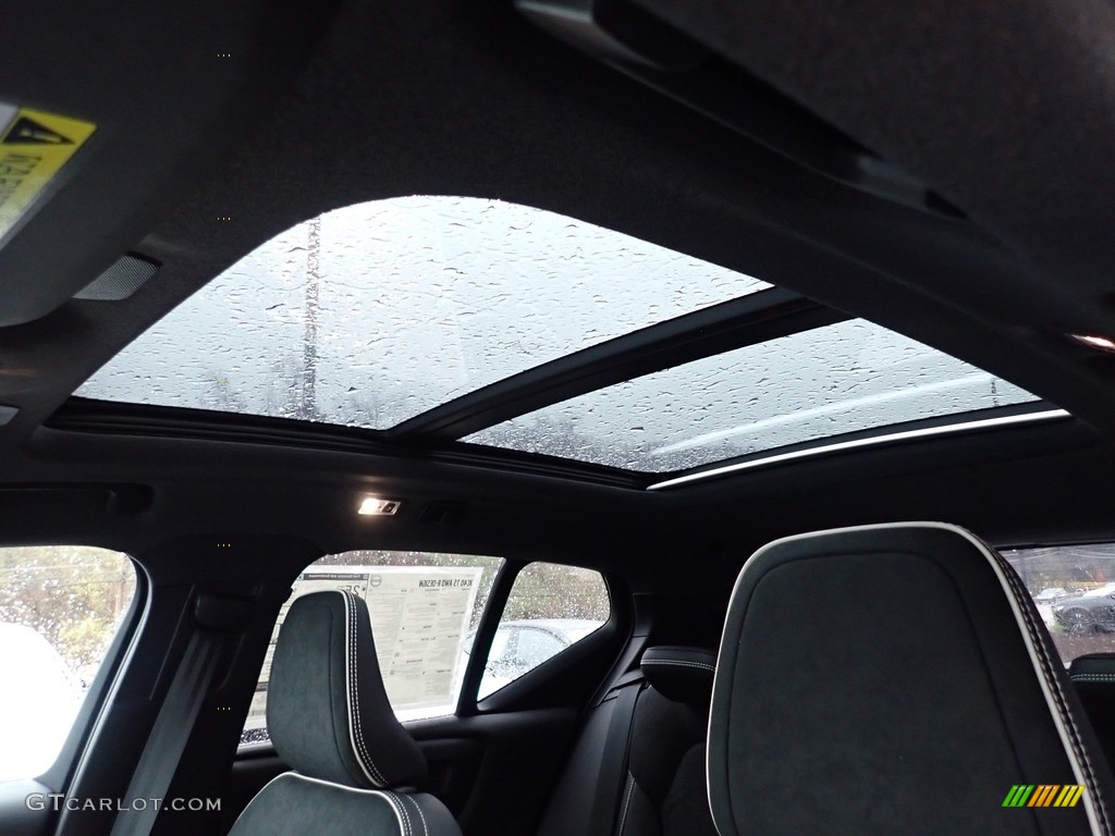 2021 Volvo XC40 T5 R-Design AWD Sunroof Photo #140179508