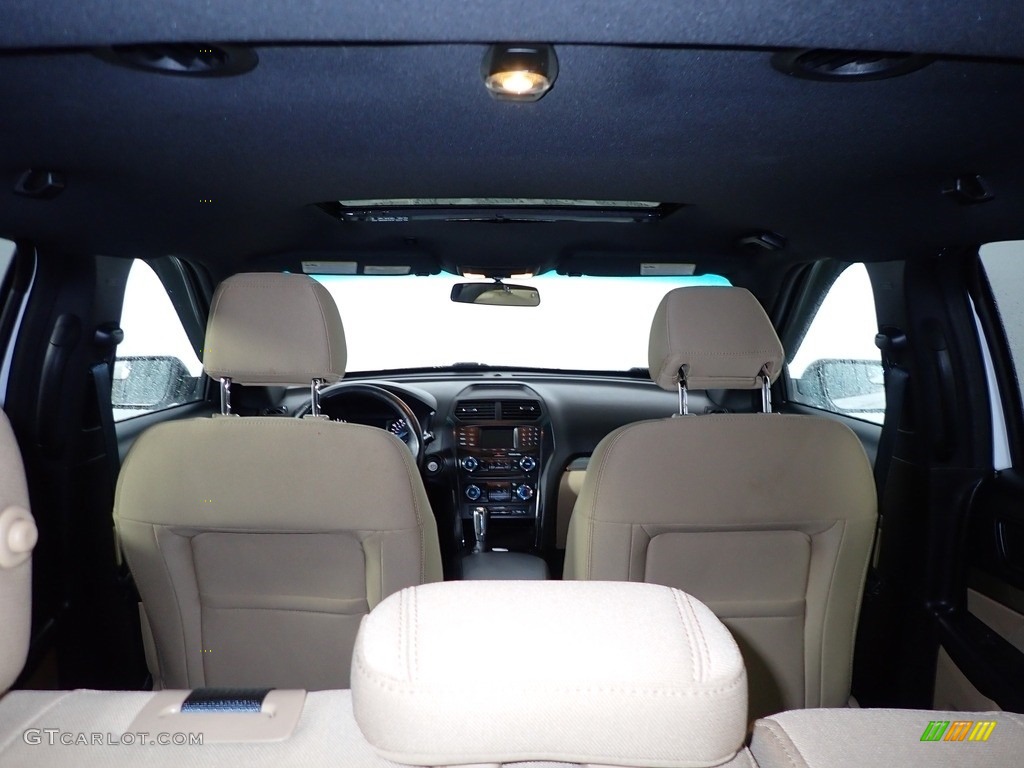 2016 Explorer 4WD - Oxford White / Medium Light Camel photo #14