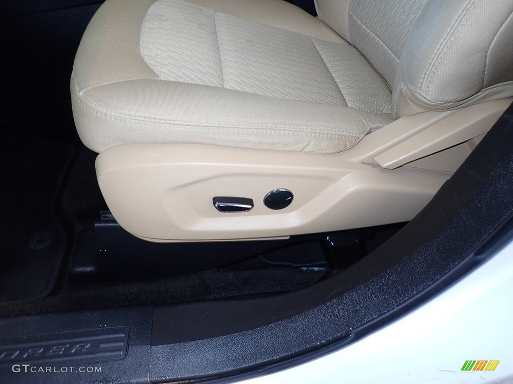 2016 Explorer 4WD - Oxford White / Medium Light Camel photo #18