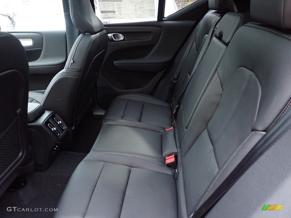 2021 Volvo XC40 T5 Momentum AWD Rear Seat Photos