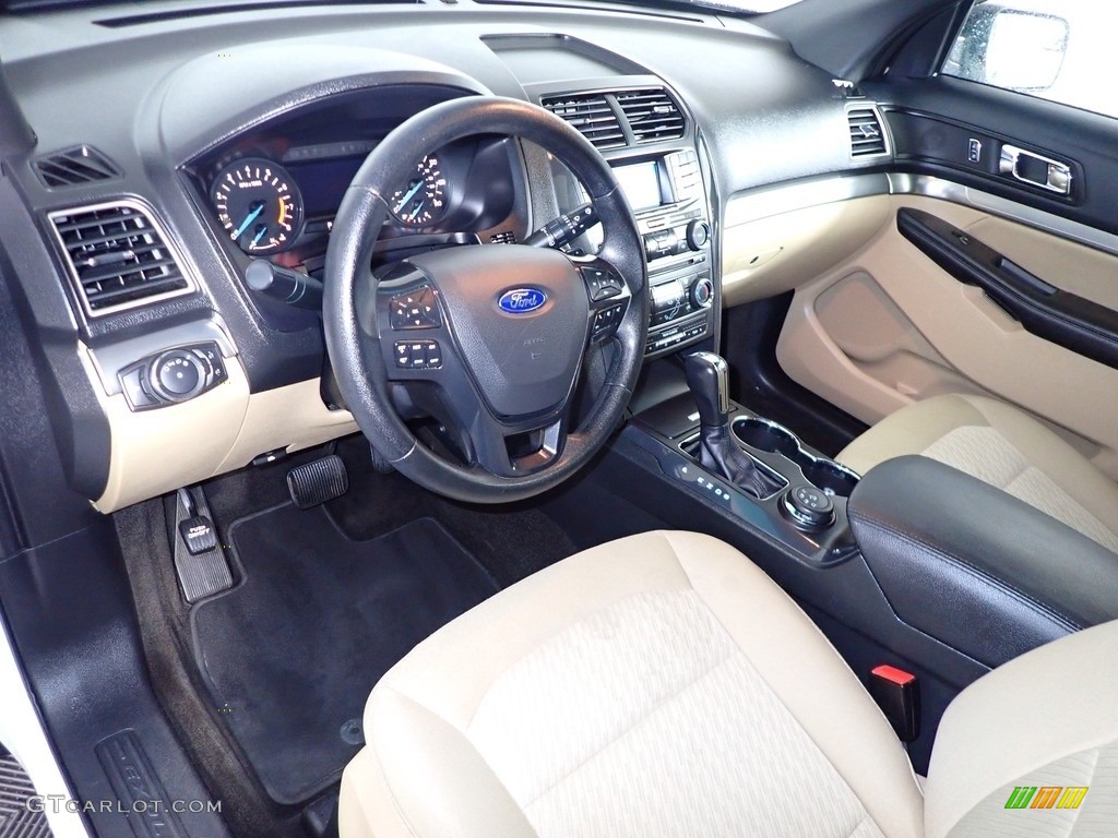 2016 Explorer 4WD - Oxford White / Medium Light Camel photo #19