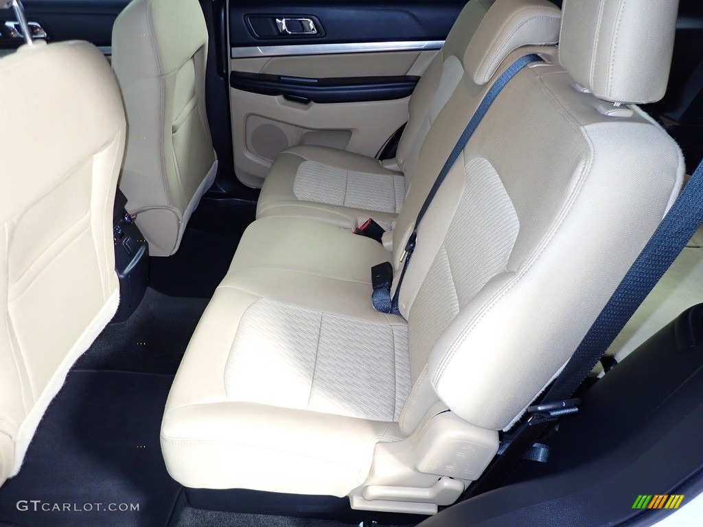 2016 Explorer 4WD - Oxford White / Medium Light Camel photo #21