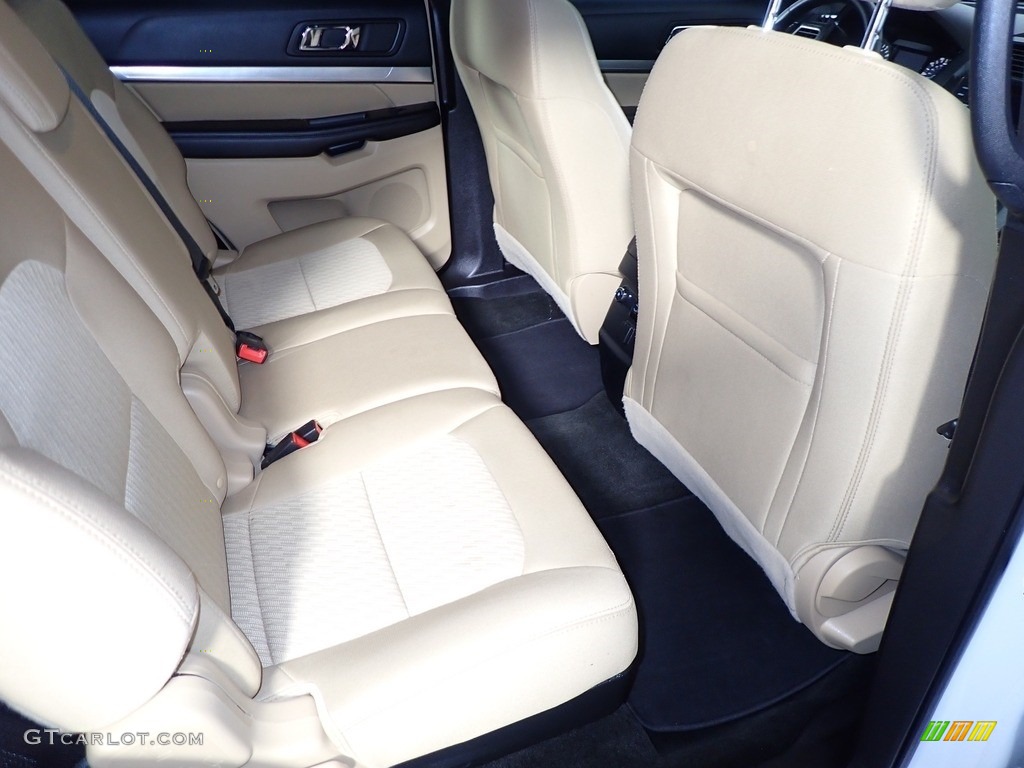 2016 Explorer 4WD - Oxford White / Medium Light Camel photo #23