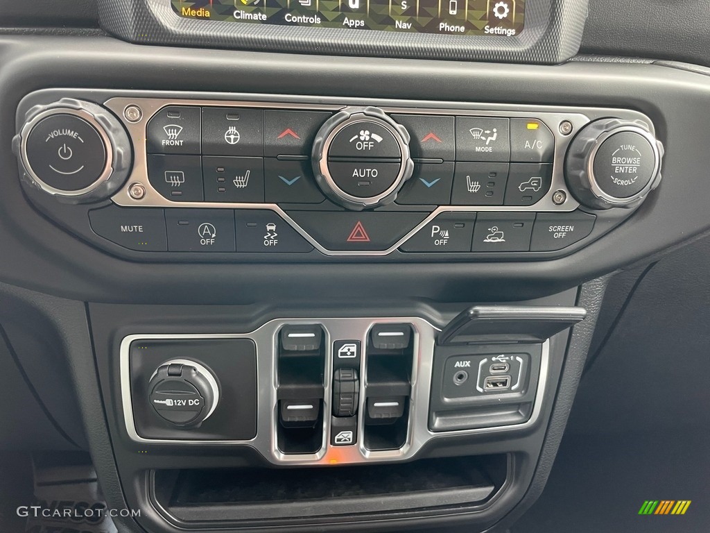 2021 Jeep Gladiator High Altitude 4x4 Controls Photo #140192193