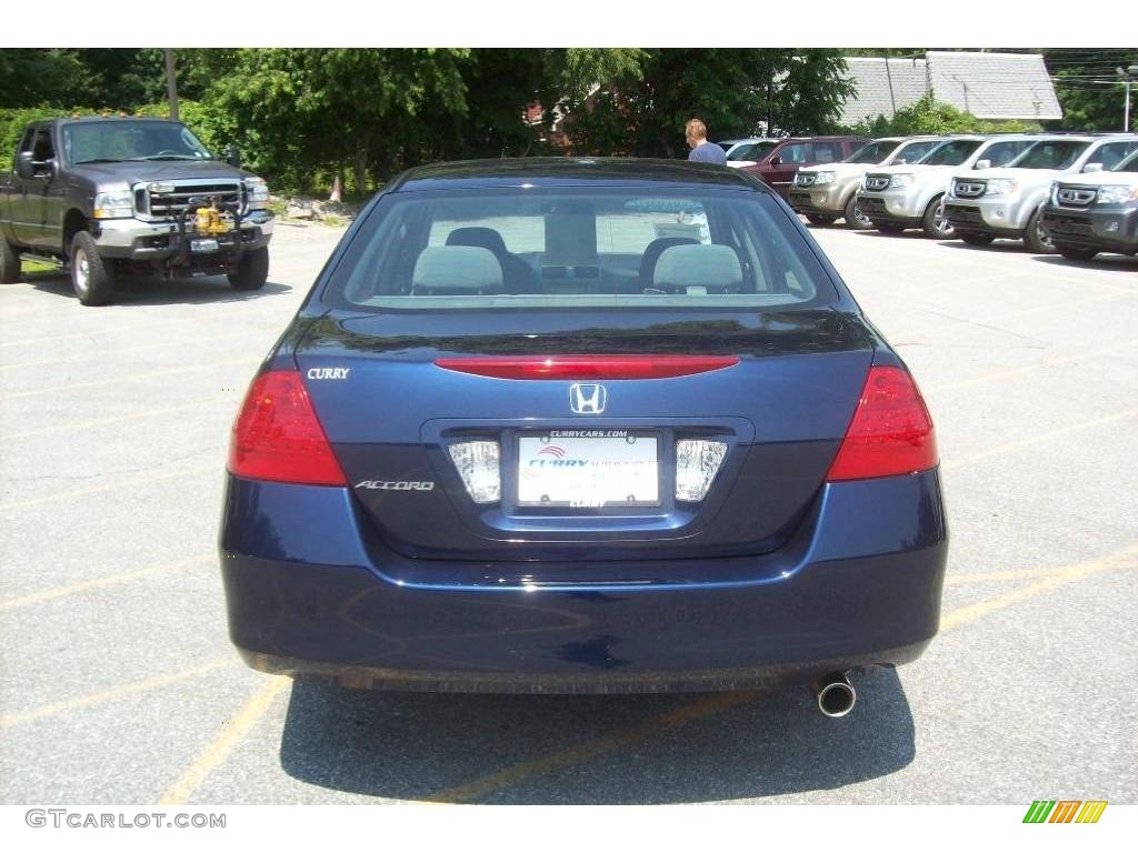 2007 Accord SE Sedan - Royal Blue Pearl / Gray photo #22