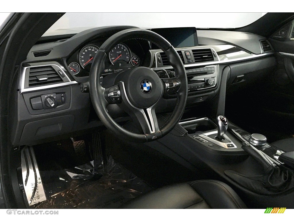 2017 BMW M4 Coupe Steering Wheel Photos