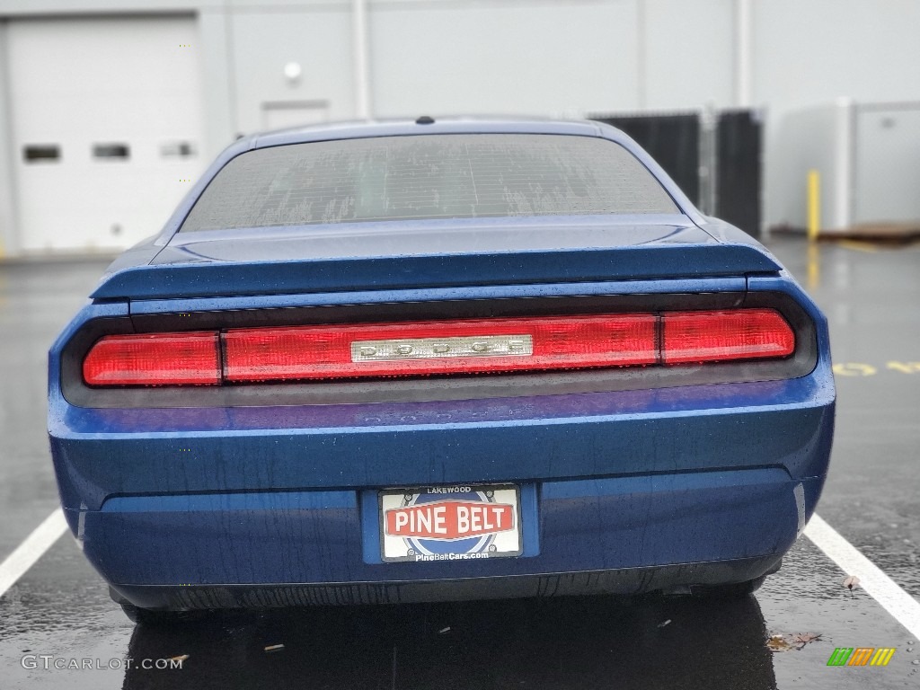 2010 Challenger SE - Deep Water Blue Pearl / Dark Slate Gray photo #4