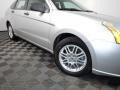 Ingot Silver Metallic - Focus SE Sedan Photo No. 3