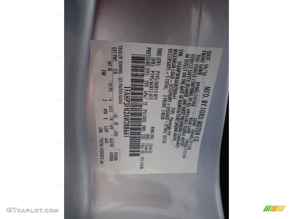 2010 Focus SE Sedan - Ingot Silver Metallic / Charcoal Black photo #32