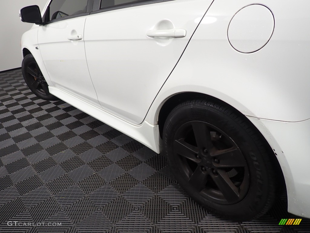 2015 Lancer ES - Wicked White / Black photo #9