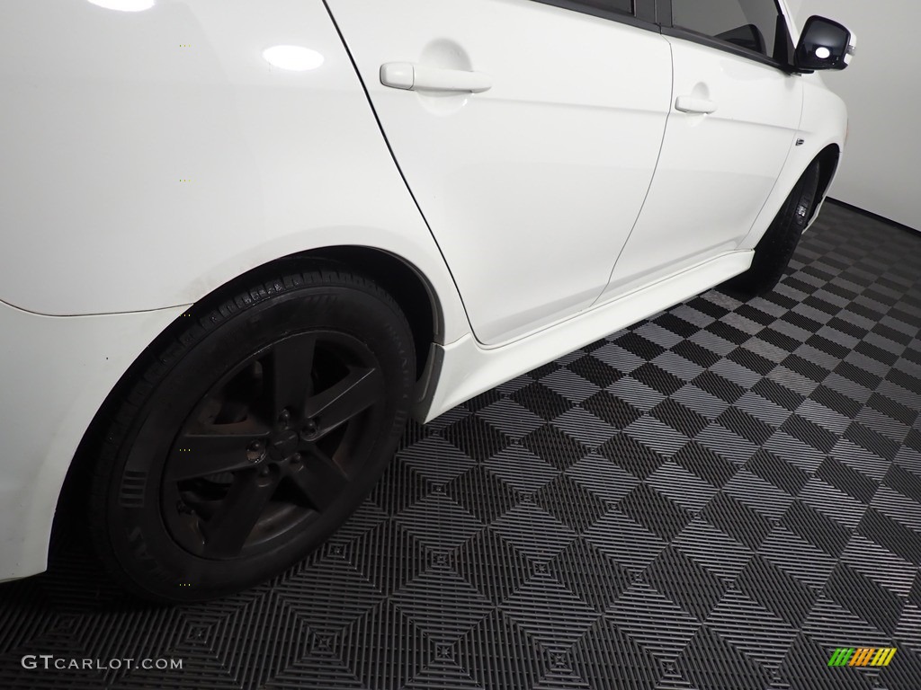 2015 Lancer ES - Wicked White / Black photo #15