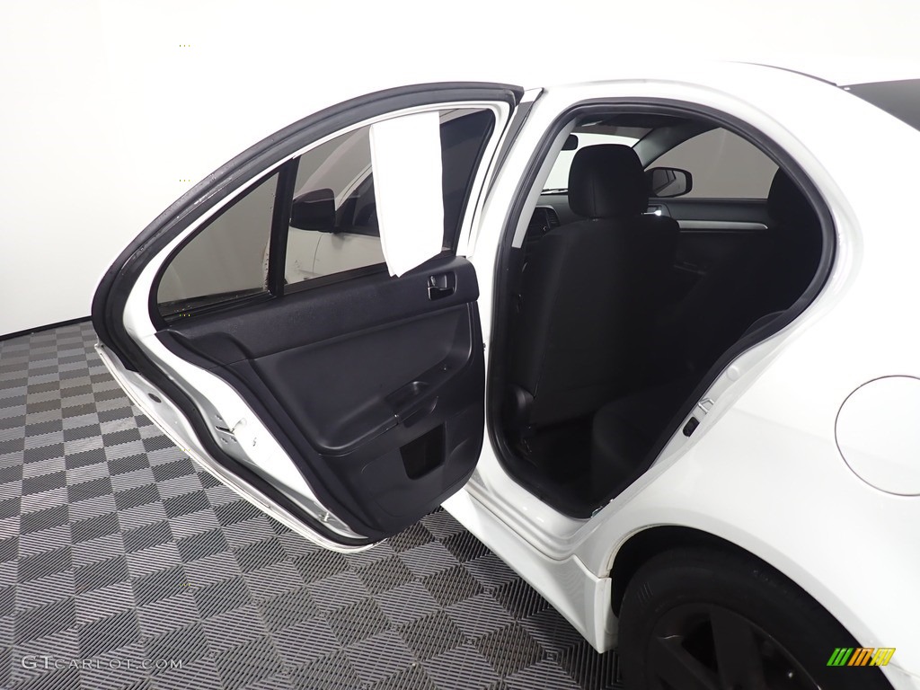 2015 Lancer ES - Wicked White / Black photo #31