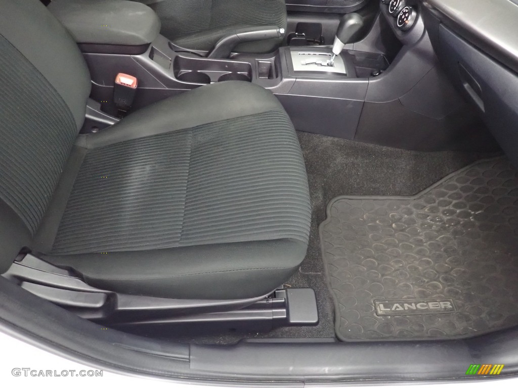 2015 Lancer ES - Wicked White / Black photo #37