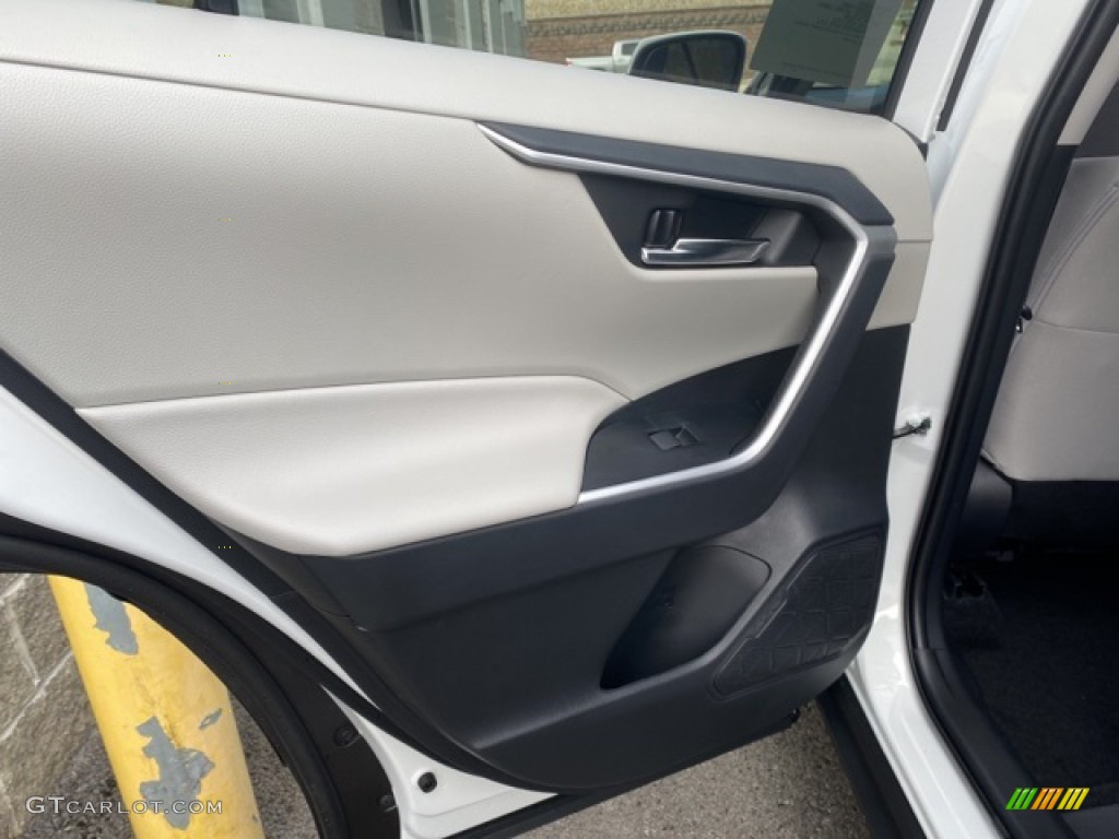 2021 Toyota RAV4 XLE AWD Light Gray Door Panel Photo #140199453