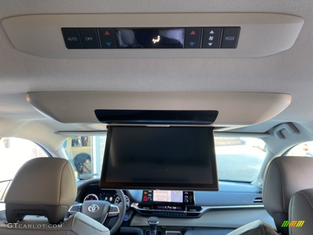 2021 Toyota Sienna Limited AWD Hybrid Entertainment System Photo #140200083