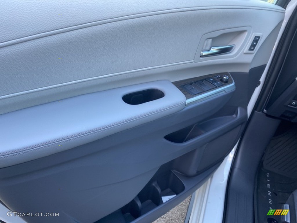 2021 Toyota Sienna Limited AWD Hybrid Gray Door Panel Photo #140200116