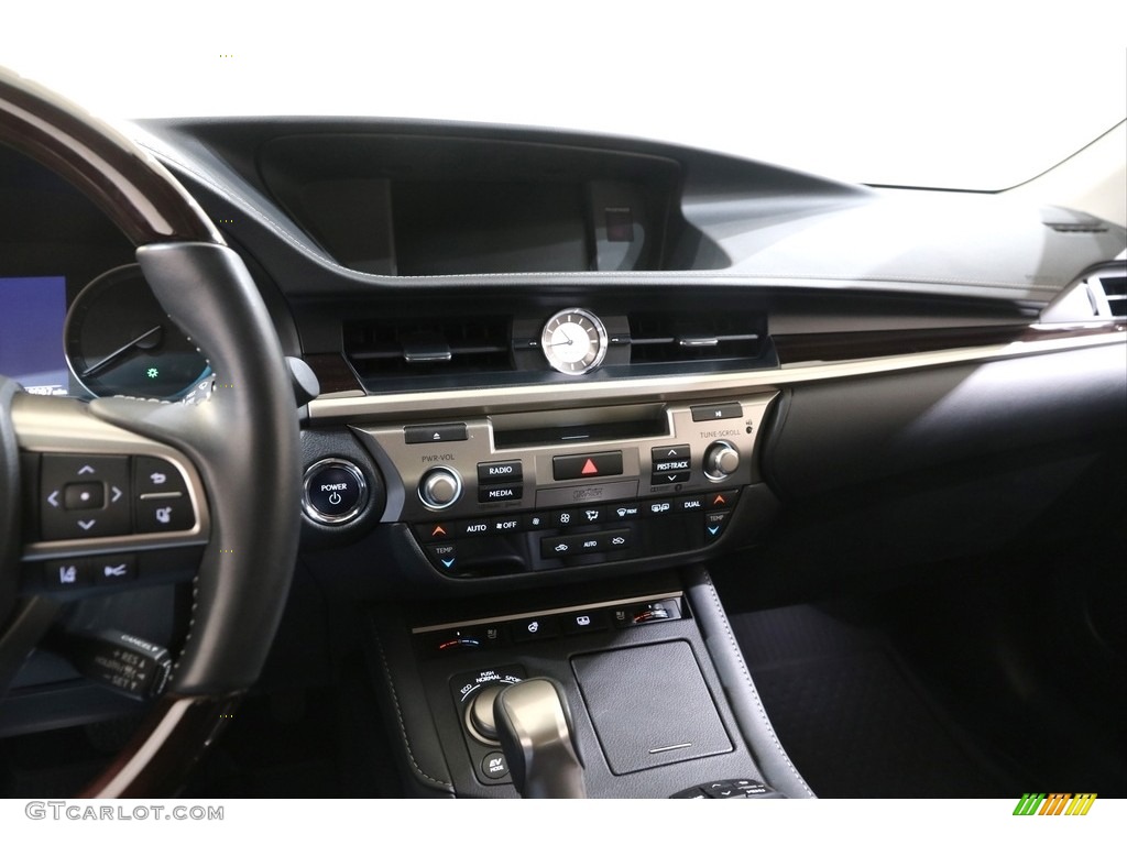 2018 Lexus ES 300h Controls Photo #140203392