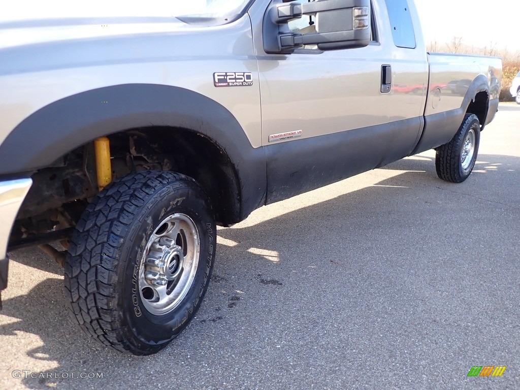 2004 F250 Super Duty Lariat SuperCab 4x4 - Arizona Beige Metallic / Medium Parchment photo #8