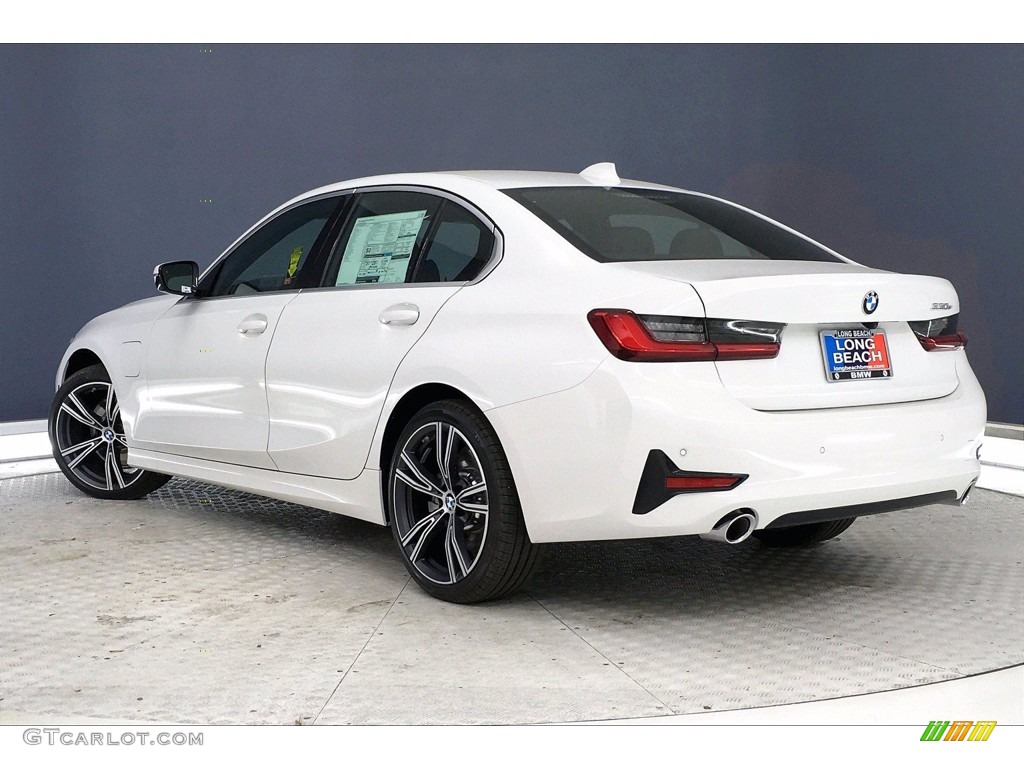 2021 3 Series 330e Sedan - Alpine White / Black photo #3
