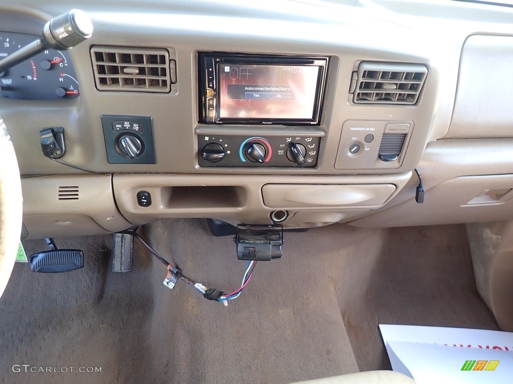 2004 F250 Super Duty Lariat SuperCab 4x4 - Arizona Beige Metallic / Medium Parchment photo #26