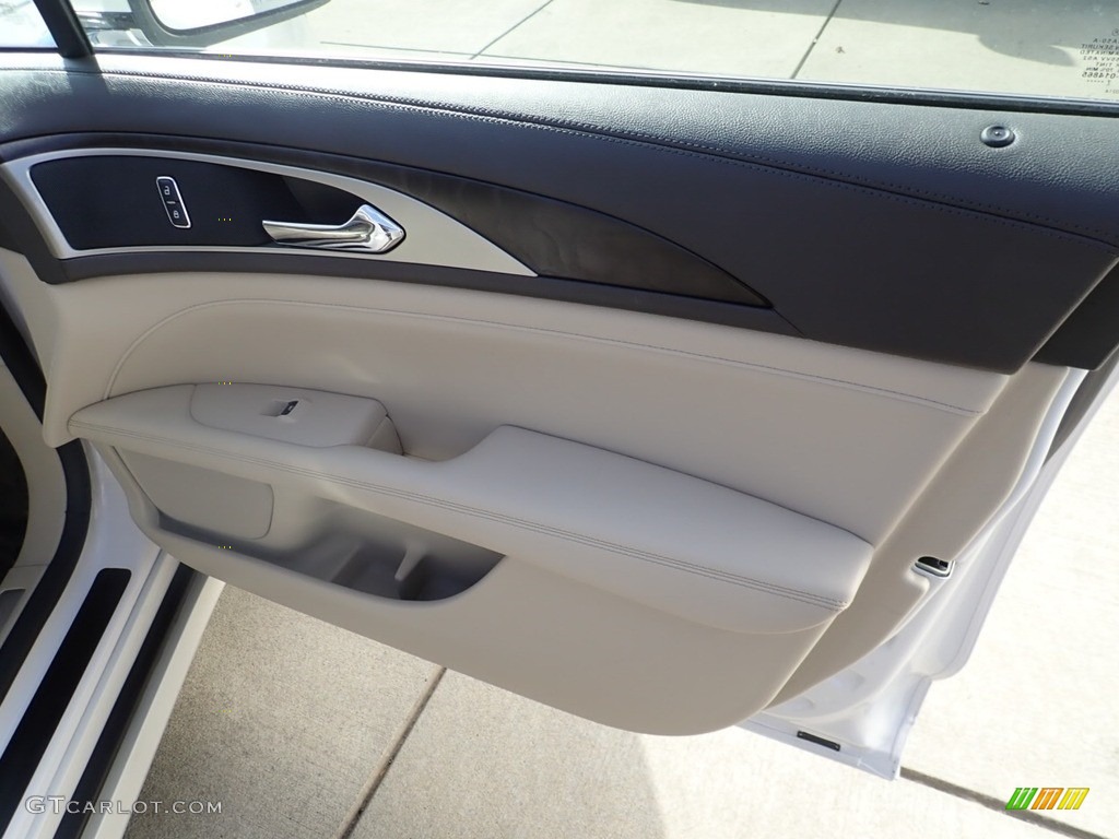 2018 Lincoln MKZ Select AWD Cappuccino Door Panel Photo #140206941