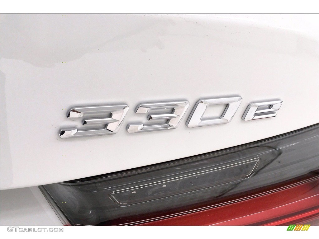 2021 3 Series 330e Sedan - Alpine White / Black photo #16