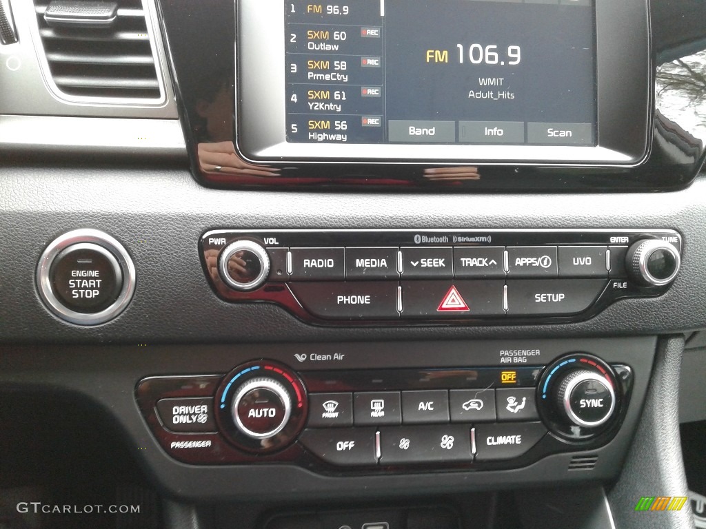 2018 Kia Niro LX Hybrid Controls Photo #140207781