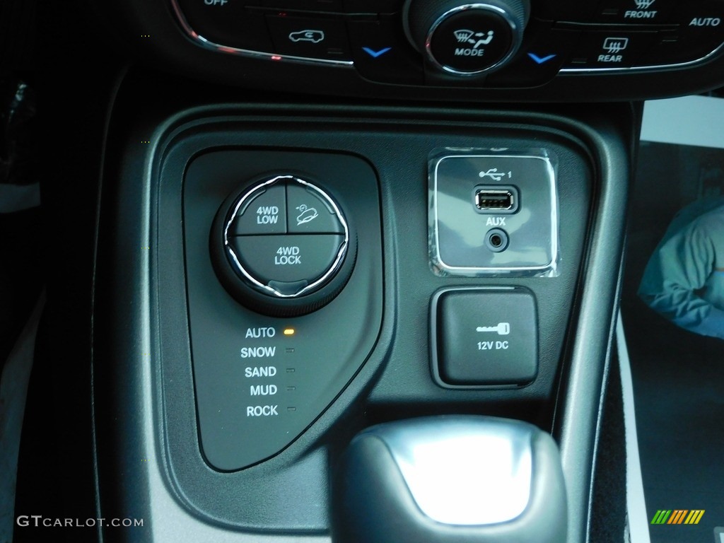 2021 Jeep Compass Trailhawk 4x4 Transmission Photos