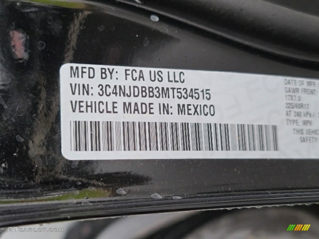 2021 Compass Latitude 4x4 - Diamond Black Crystal Pearl / Black photo #10