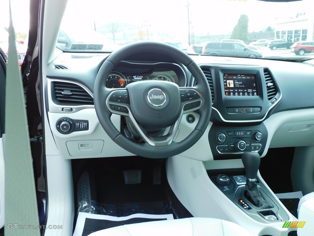 2021 Jeep Cherokee Latitude Lux 4x4 Ski Gray/Black Dashboard Photo #140209635