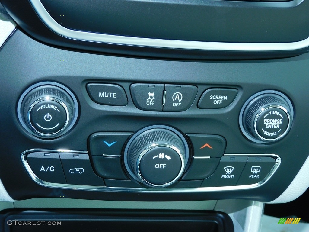 2021 Jeep Cherokee Latitude Lux 4x4 Controls Photo #140209718