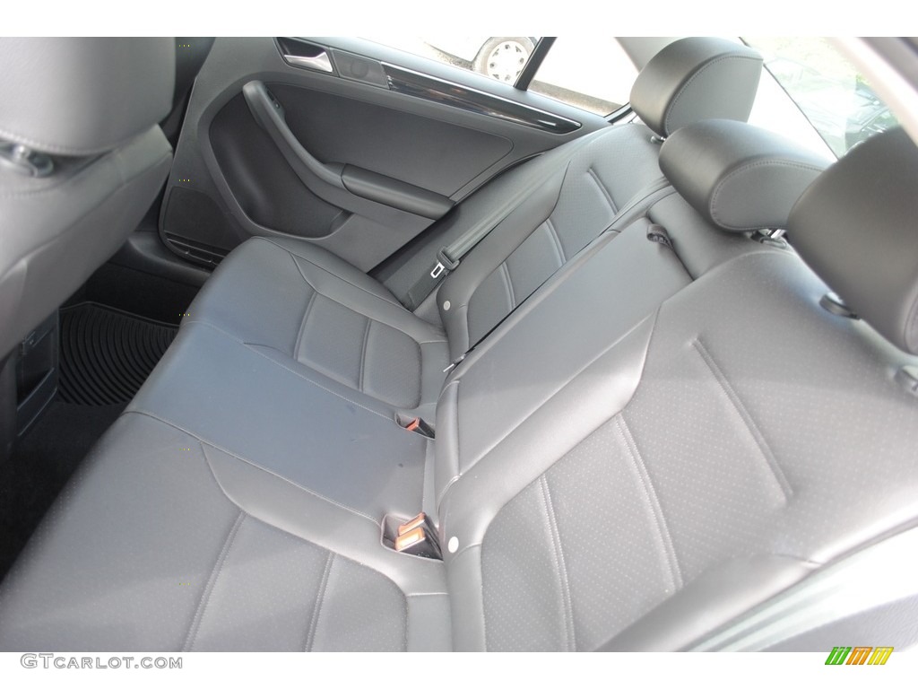 2017 Volkswagen Jetta SEL Rear Seat Photo #140211021