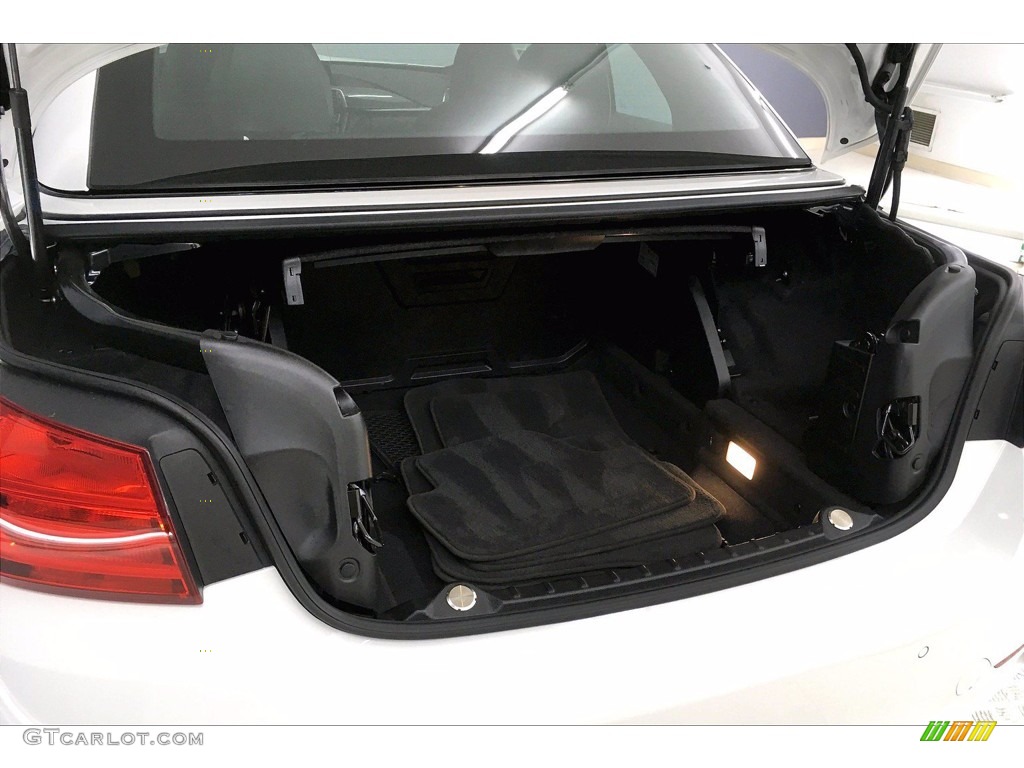 2017 BMW M4 Convertible Trunk Photo #140212803