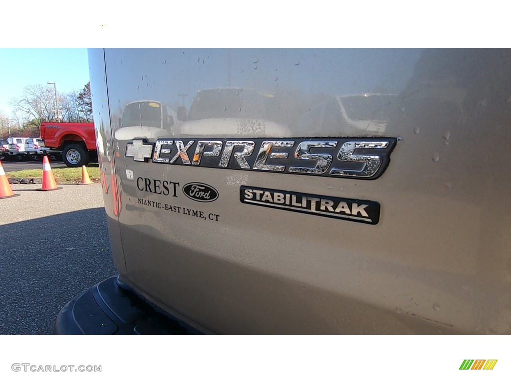 2012 Express 1500 Cargo Van - Sandstone Metallic / Neutral photo #9
