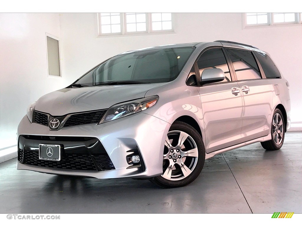 2019 Toyota Sienna SE Exterior Photos