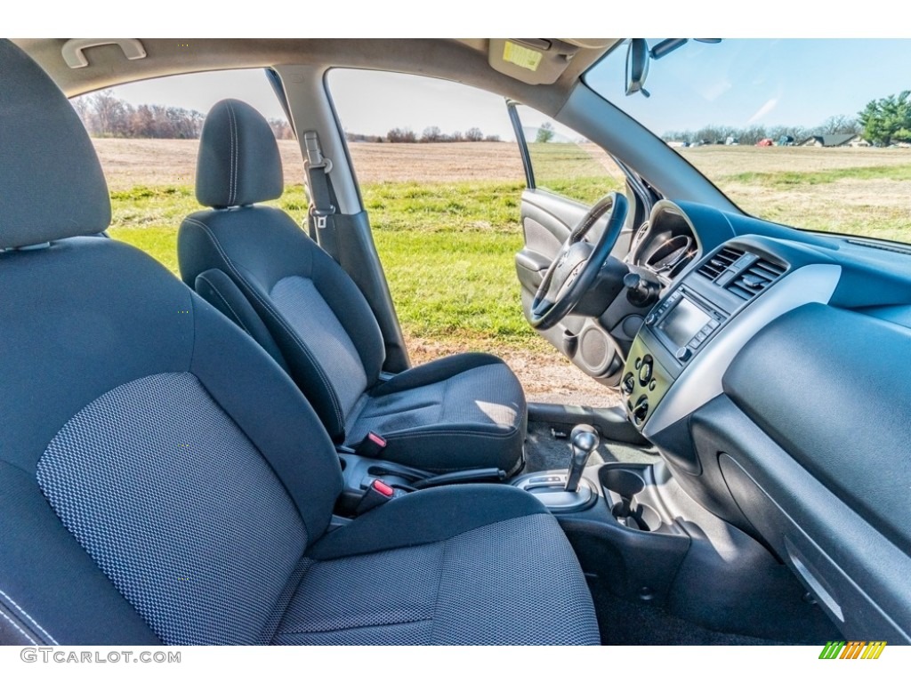 2016 Versa S Sedan - Graphite Blue / Charcoal photo #28