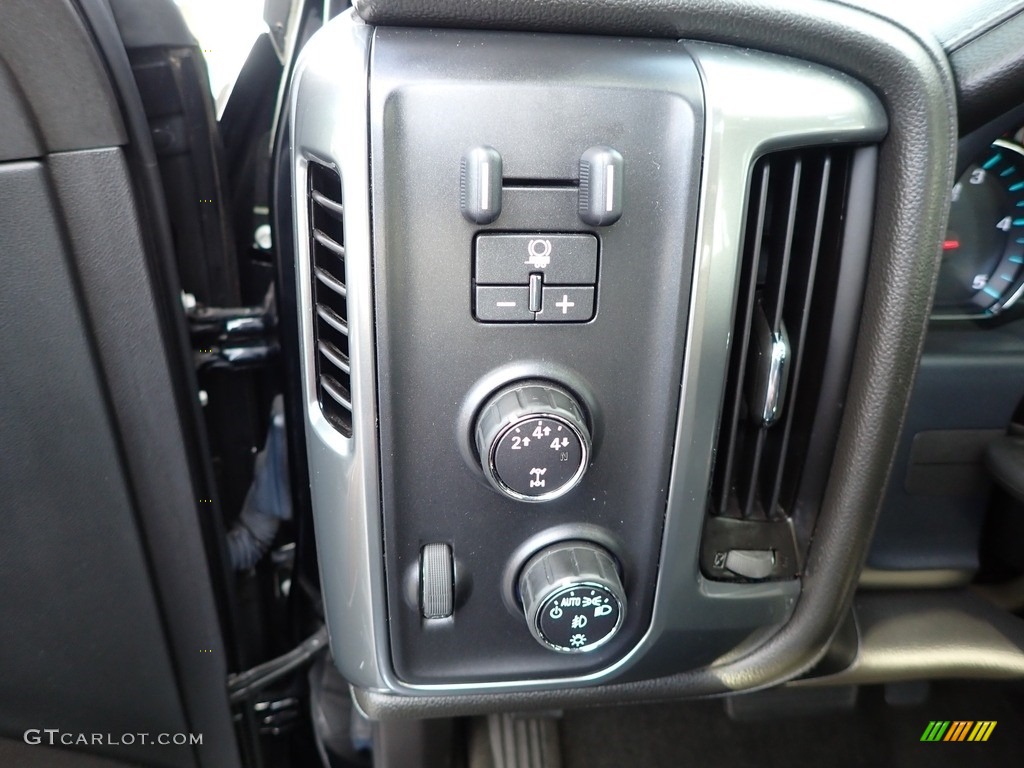 2016 Chevrolet Silverado 3500HD LTZ Crew Cab 4x4 Controls Photo #140221255