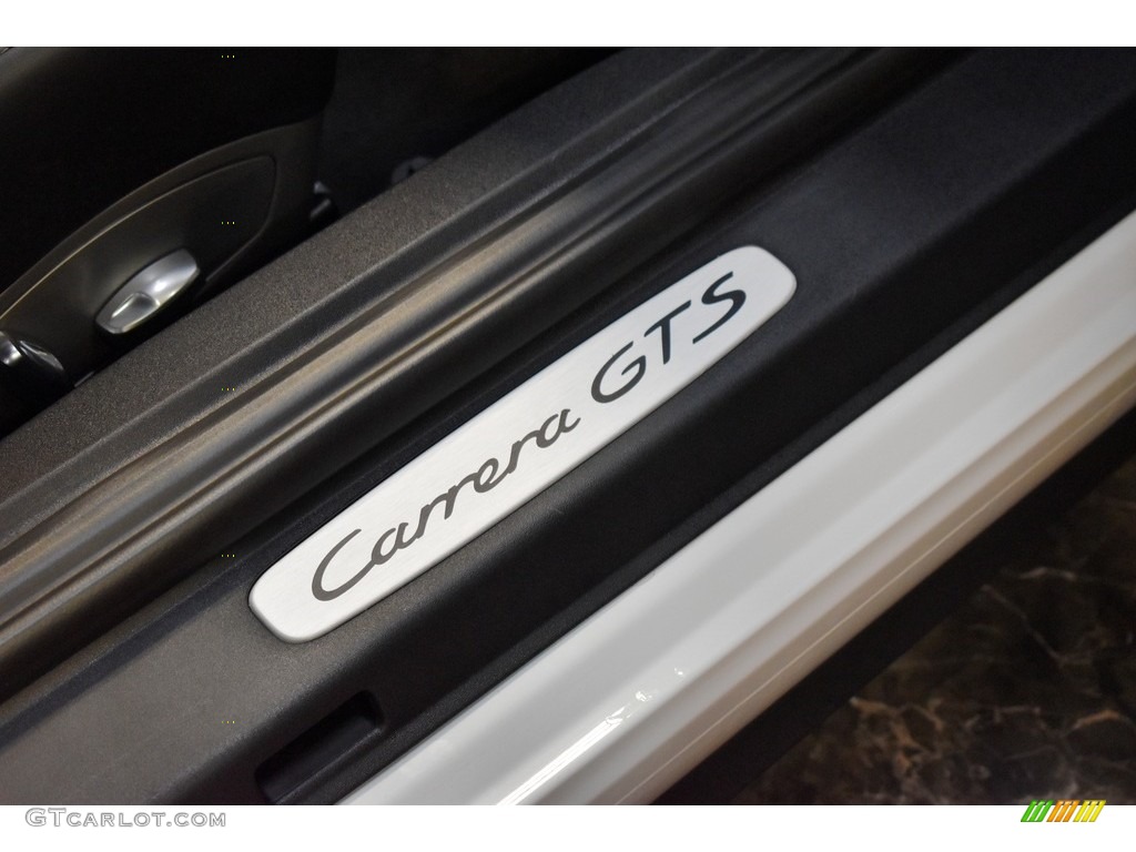 2016 Porsche 911 Carrera GTS Coupe Marks and Logos Photos
