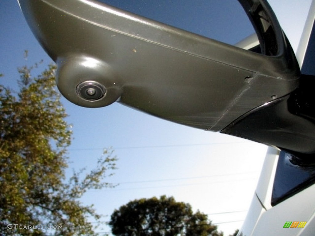 2020 Pathfinder SL 4x4 - Pearl White Tricoat / Charcoal photo #21