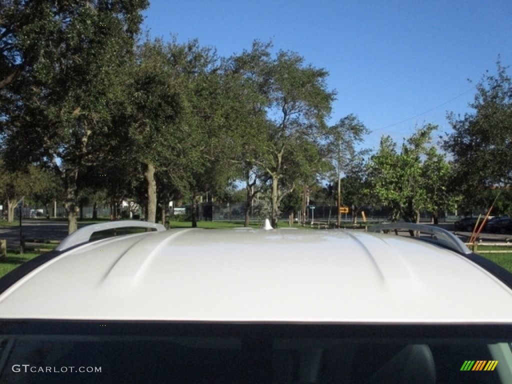 2020 Pathfinder SL 4x4 - Pearl White Tricoat / Charcoal photo #37