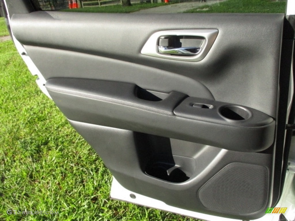 2020 Pathfinder SL 4x4 - Pearl White Tricoat / Charcoal photo #38