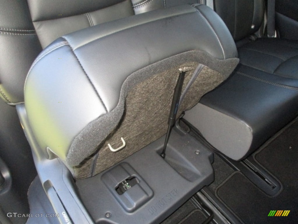 2020 Pathfinder SL 4x4 - Pearl White Tricoat / Charcoal photo #50