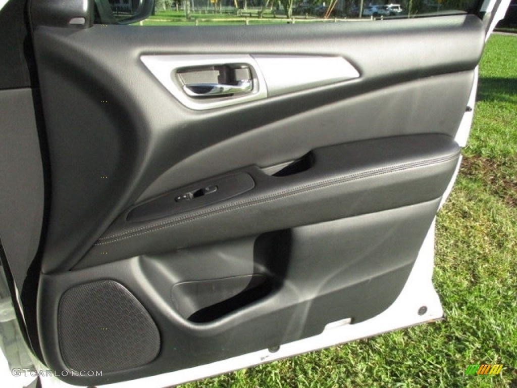 2020 Nissan Pathfinder SL 4x4 Charcoal Door Panel Photo #140223445