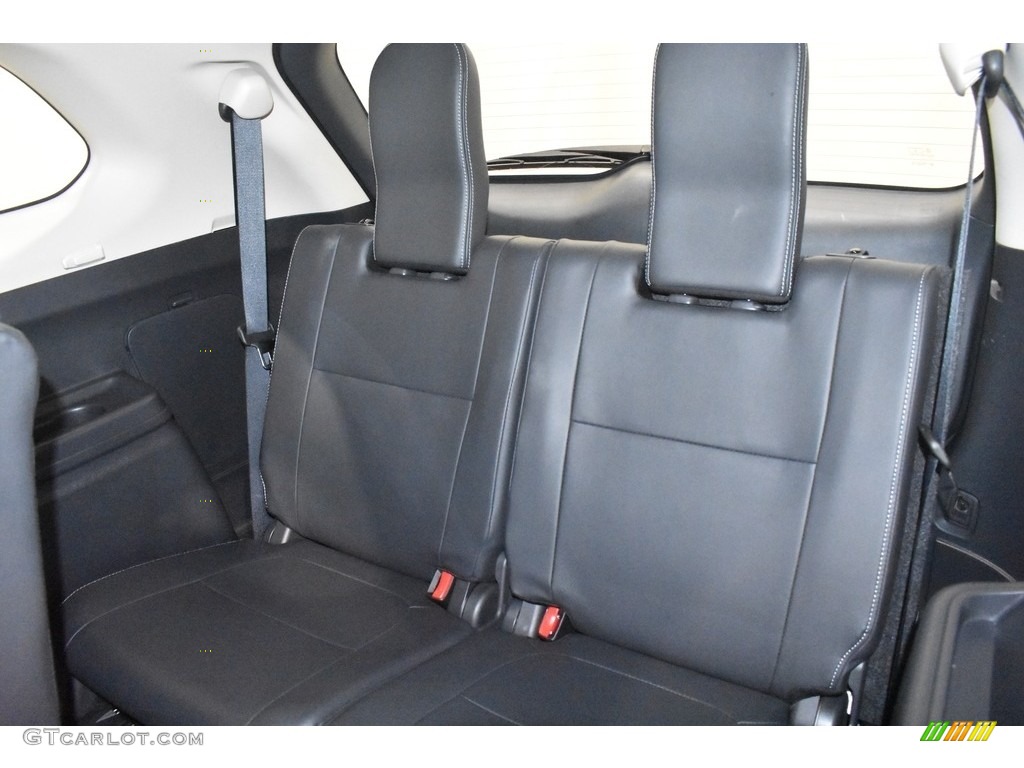 2019 Mitsubishi Outlander SE Rear Seat Photos