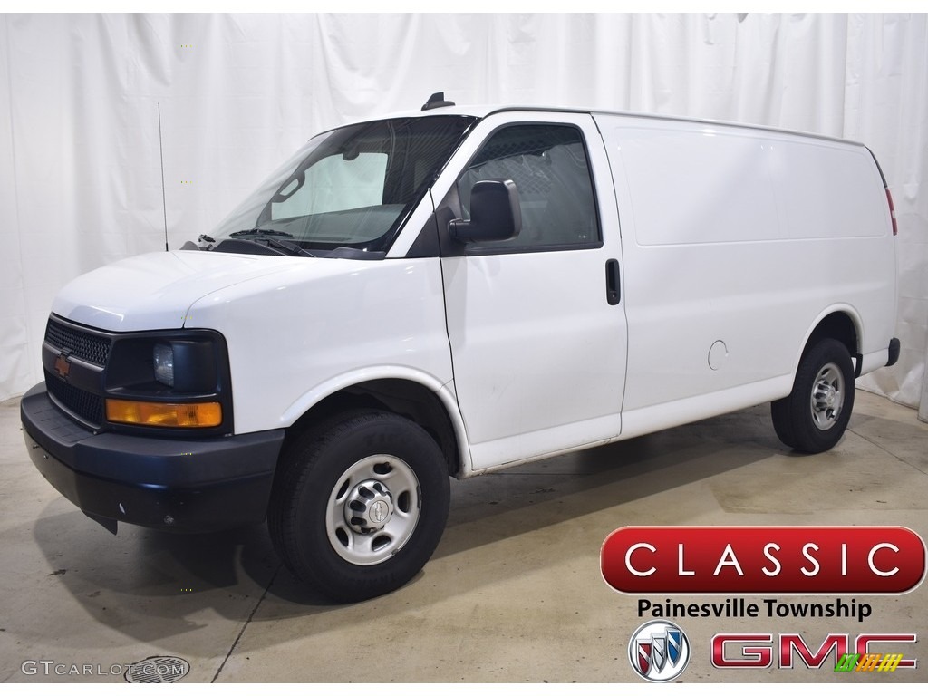 Summit White Chevrolet Express