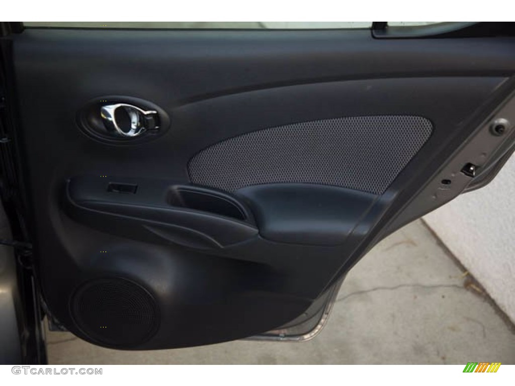 2016 Nissan Versa SL Sedan Charcoal Door Panel Photo #140225959