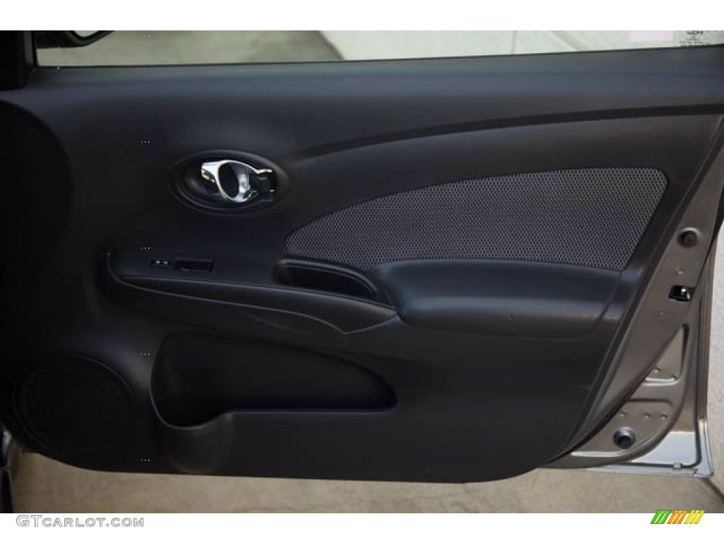 2016 Nissan Versa SL Sedan Charcoal Door Panel Photo #140225983